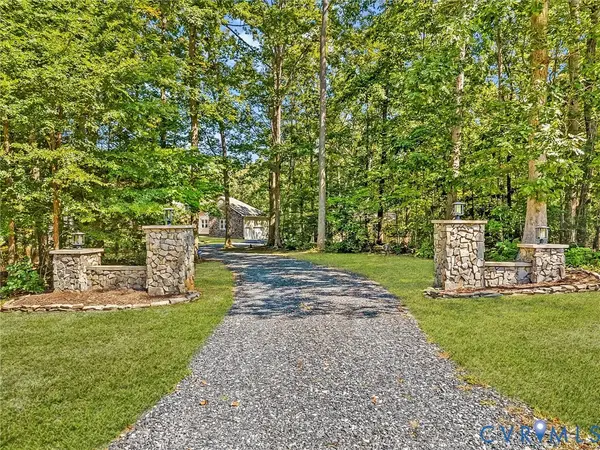 6126 Autumn Bluff Road, Powhatan, VA 23139