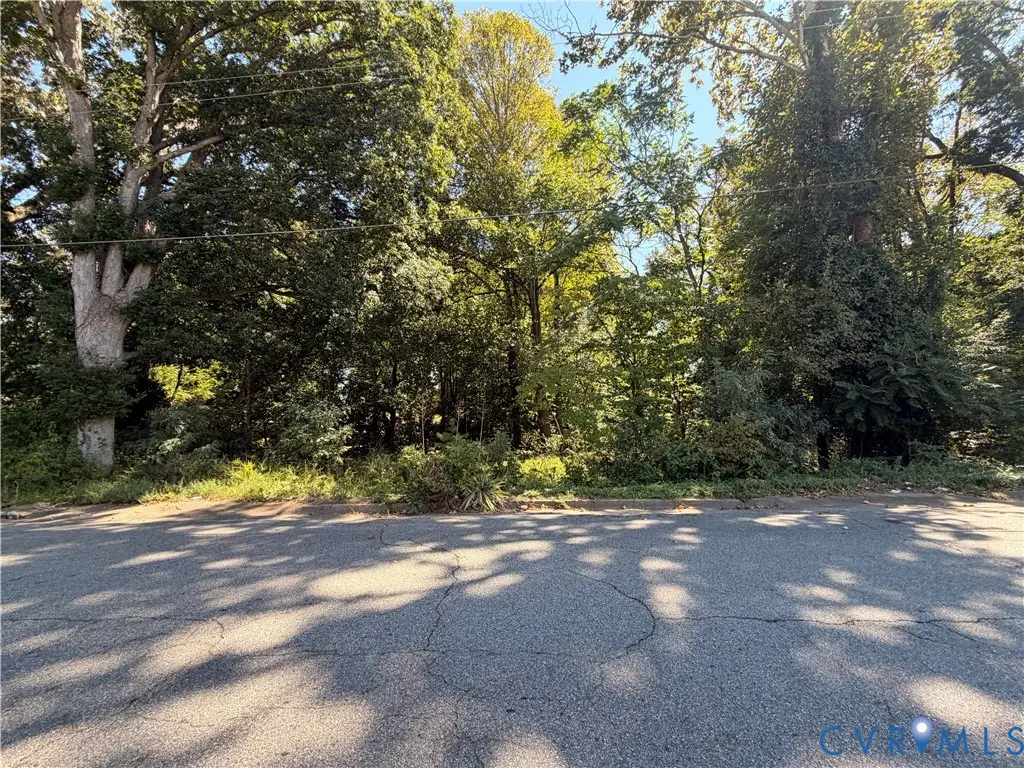 1213 Roundabout Road, Martinsville, VA 24112 - #1