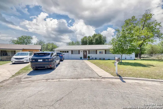 317 Studer Cr, Uvalde, TX 78801 - Image #1
