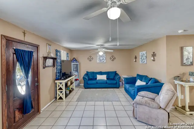 317 Studer Cr, Uvalde, TX 78801 - Image #3