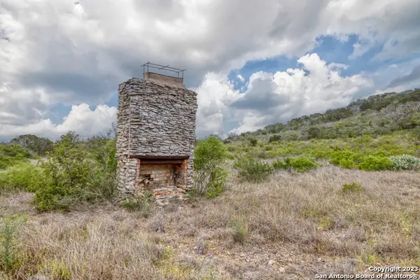 00 Brushy Creek Ranch Rd, ConCan, TX 78838