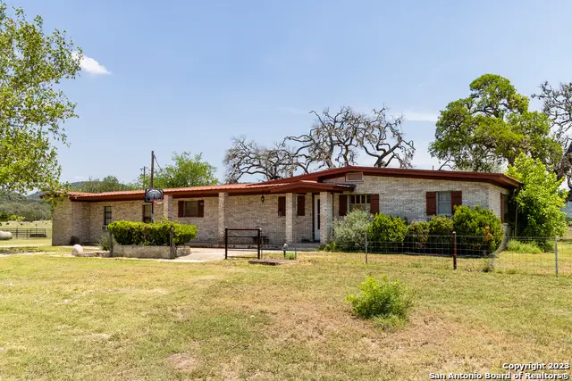 5374 S County Road 111, Utopia, TX 78884 - Image #2