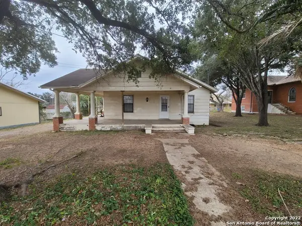 207 W Viggie St, HEBBRONVILLE, TX 78361