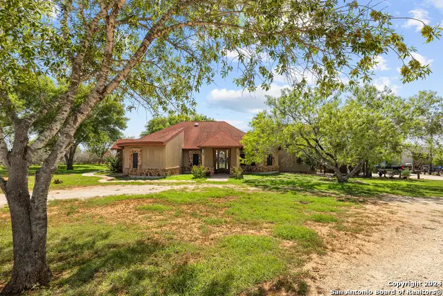 424 Homecrest, La Vernia, TX 78121 - Image #3
