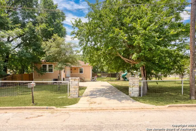 810 Lamar, Luling, TX 78648 - Image #3