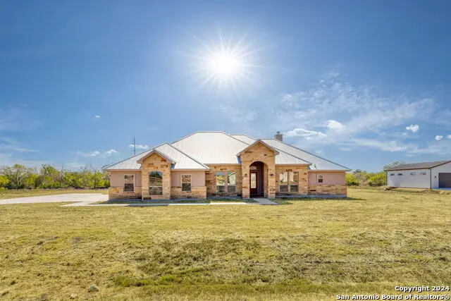 321 Farmhouse Drive, Marion, TX 78124 - Image #2