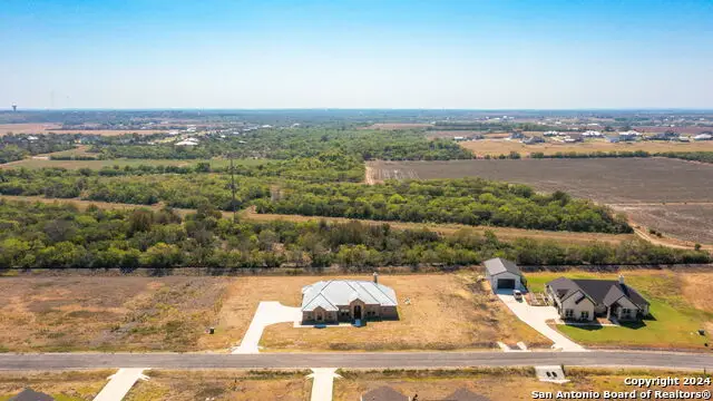 321 Farmhouse Drive, Marion, TX 78124 - Image #3