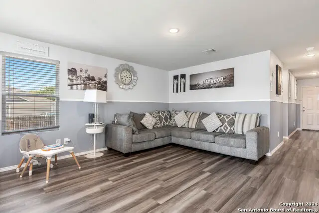 5762 Sunset Pt, San Antonio, TX 78242 - Image #2