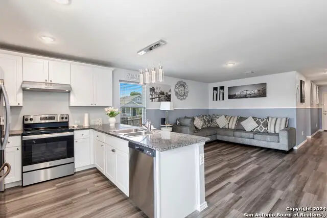 5762 Sunset Pt, San Antonio, TX 78242 - Image #3