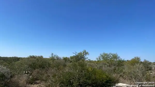 227 Legend Hills Rd, Uvalde, TX 78801