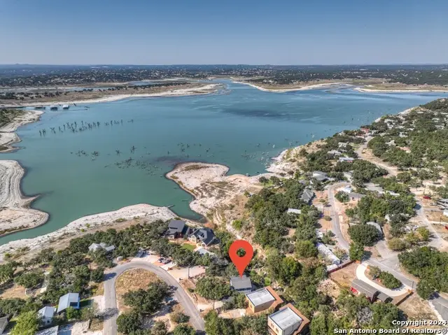 925 & 913 Glenn Dr, Canyon Lake, TX 78133 - #1