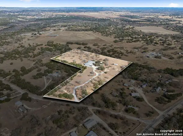 200 Highland Dr, Bandera, TX 78003