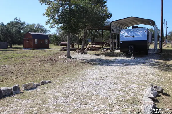 392 Private Road 1512, Bandera, TX 78003