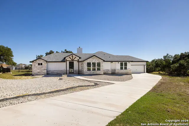 107 S Lon Price, Blanco, TX 78606 - #2