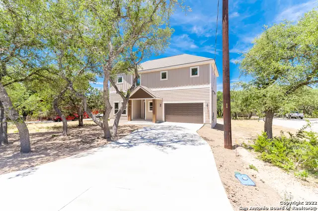 677 Circleview Dr, Canyon Lake, TX 78133 - Image #2