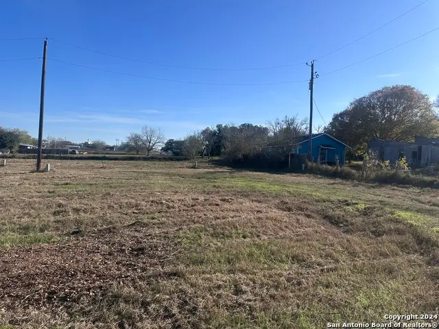 610 S 8th St, Stockdale, TX 78160 - #3