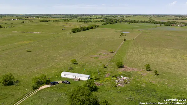 312 County Road 1295b, Moulton, TX 77975