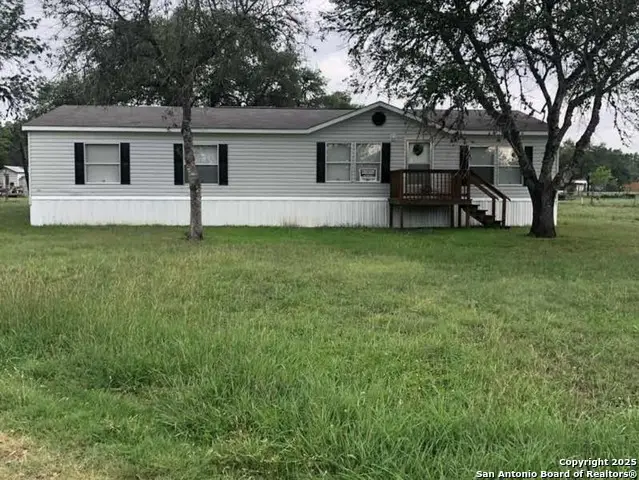 410 Henrietta, Yoakum, TX 77995 - Image #1