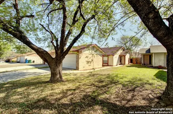 1346 Bayou, San Antonio, TX 78245