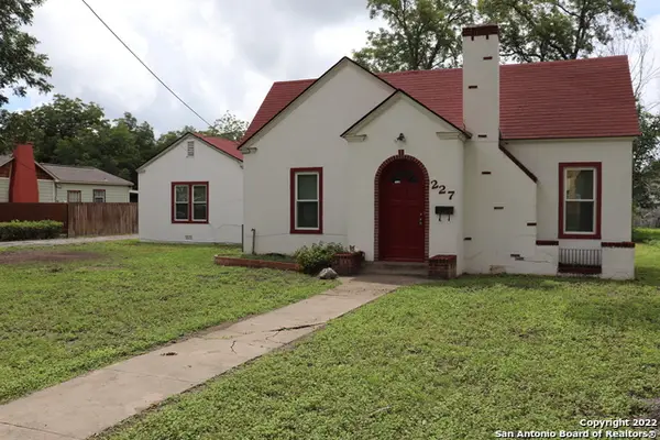 227 Mueller, Uvalde, TX 78801