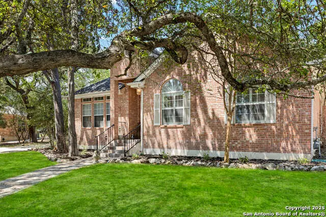 628 Mission View Ct, New Braunfels, TX 78130 - #2