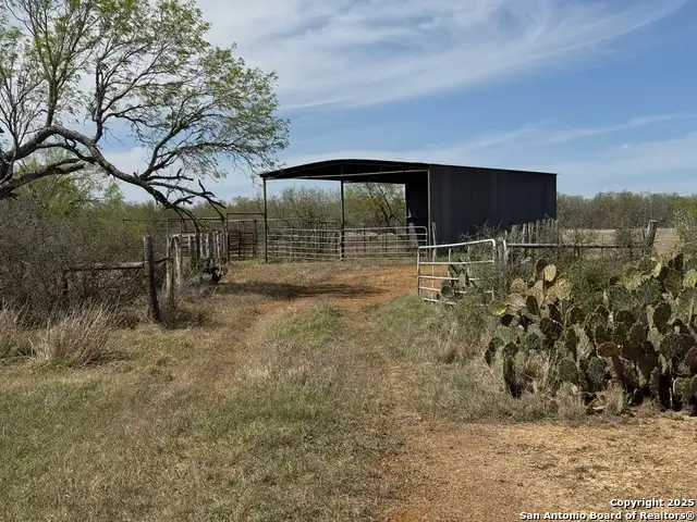 2148 County Road 220, Floresville, TX 78114 - #2