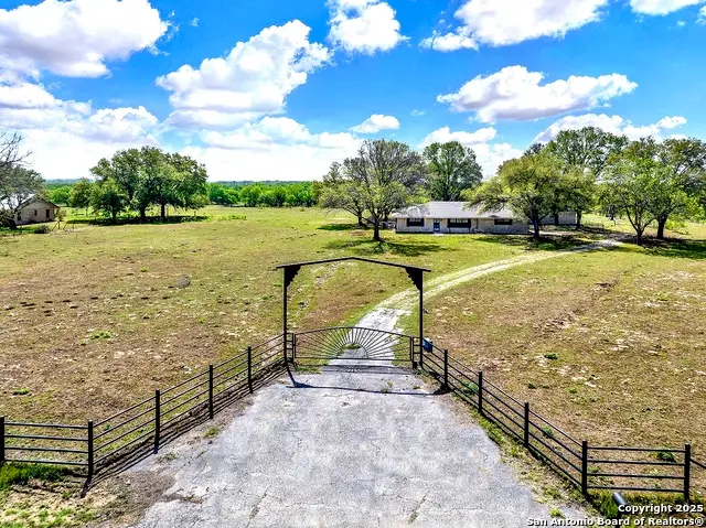 1212 County Road 337, La Vernia, TX 78121 - Image #2