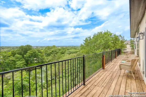 1121 Gruene #B, New Braunfels, TX 78130