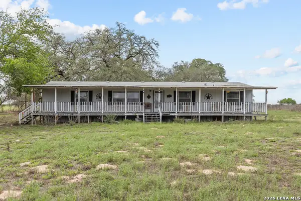 157 County Road 157, Floresville, TX 78114