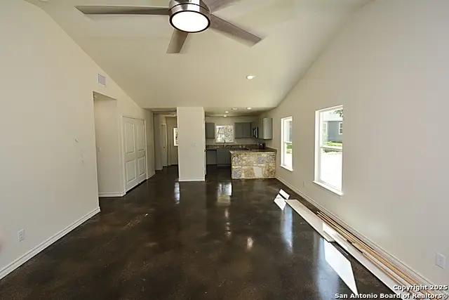 521 Lariat Pass, Spring Branch, TX 78070 - Image #2