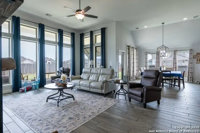 1900 Edgecreek, Seguin, TX 78155 - #1