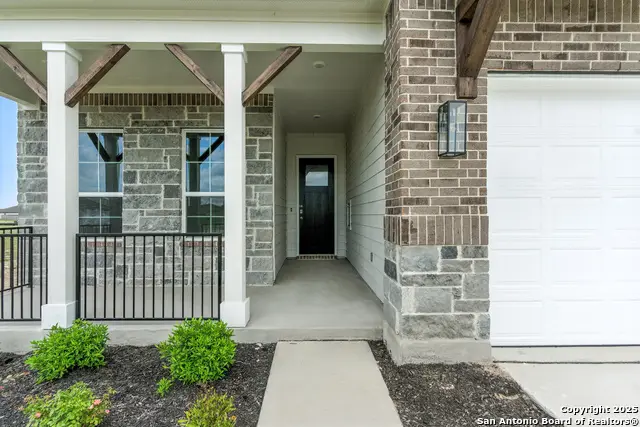 1633 Saddleback Run, New Braunfels, TX 78130 - Image #2