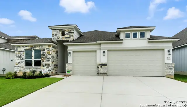 1637 Saddleback Run, New Braunfels, TX 78130 - Image #2