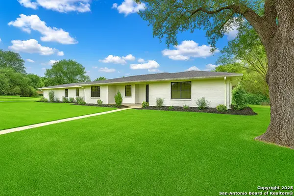 200 Jeanette Dr, San Antonio, TX 78216