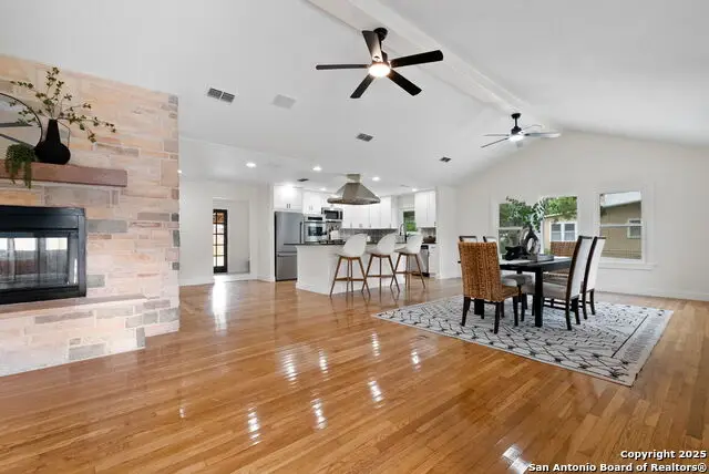 456 Magazine, New Braunfels, TX 78130 - Image #3