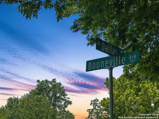 922 Booneville, New Braunfels, TX 78130 - #3