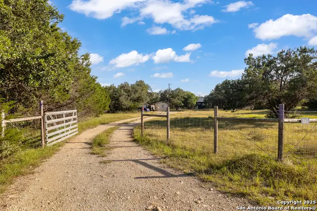 1060 Forest View Dr, Blanco, TX 78606 - Image #3