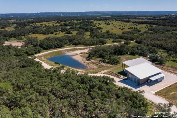 370 Gray Wolf, Blanco, TX 78606