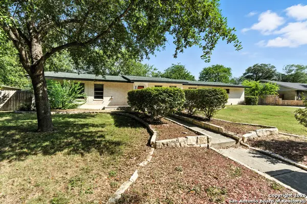 202 Shalimar Dr, Castle Hills, TX 78213