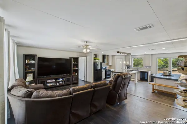 200 Sterling, Seguin, TX 78155