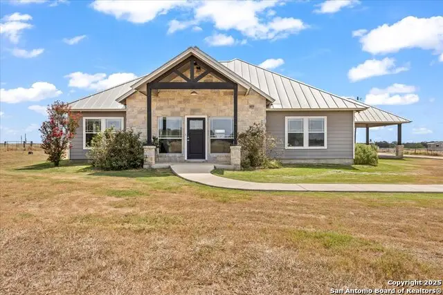475 County Road 240, Gonzales, TX 78629 - Image #1