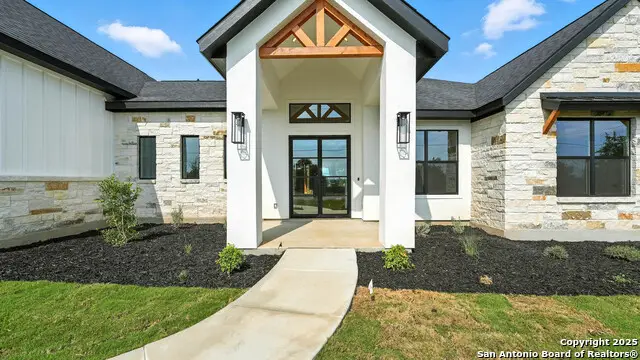 306 Toucan, Spring Branch, TX 78070 - Image #2