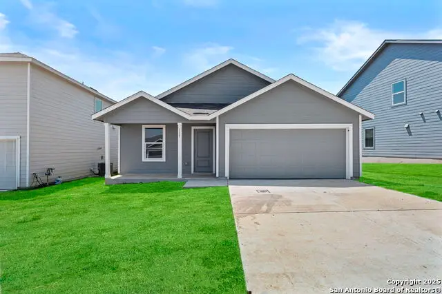 117 Autumn Trail, Floresville, TX 78114 - Image #1