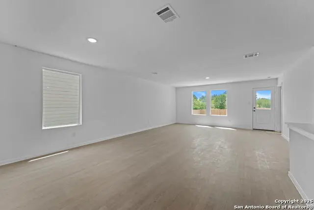 117 Autumn Trail, Floresville, TX 78114 - Image #2