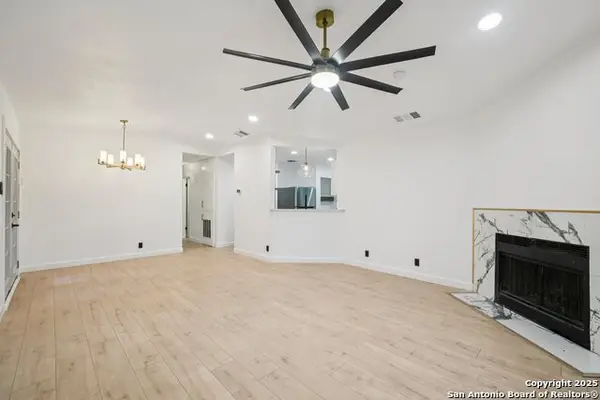 9738 Valley, San Antonio, TX 78250