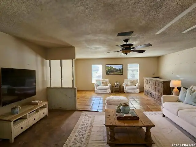 1648 Eastwood, Seguin, TX 78155 - #2