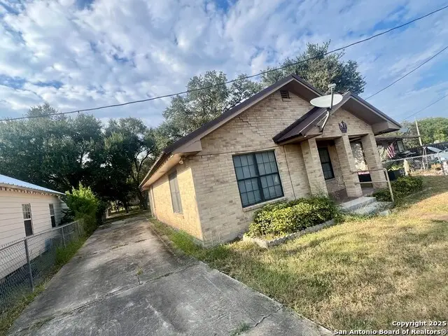 406 W Sylvia, Beeville, TX 78102 - #2