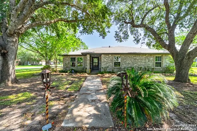 1206 Johnson, Woodsboro, TX 78393 - #1