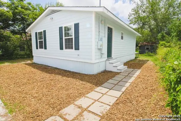 805 Stamper, Beeville,  78102