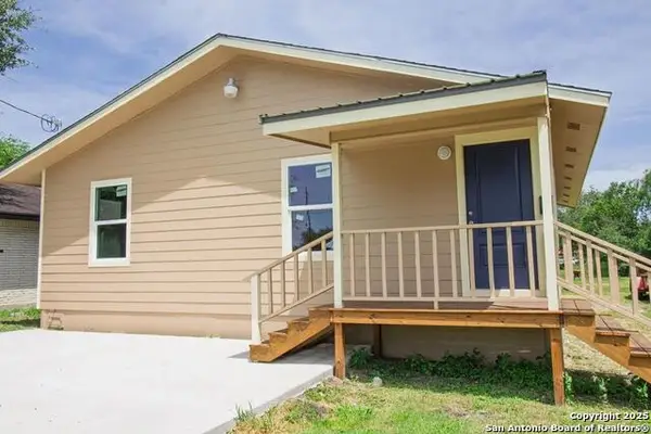 806 W Powell, Beeville,  78102